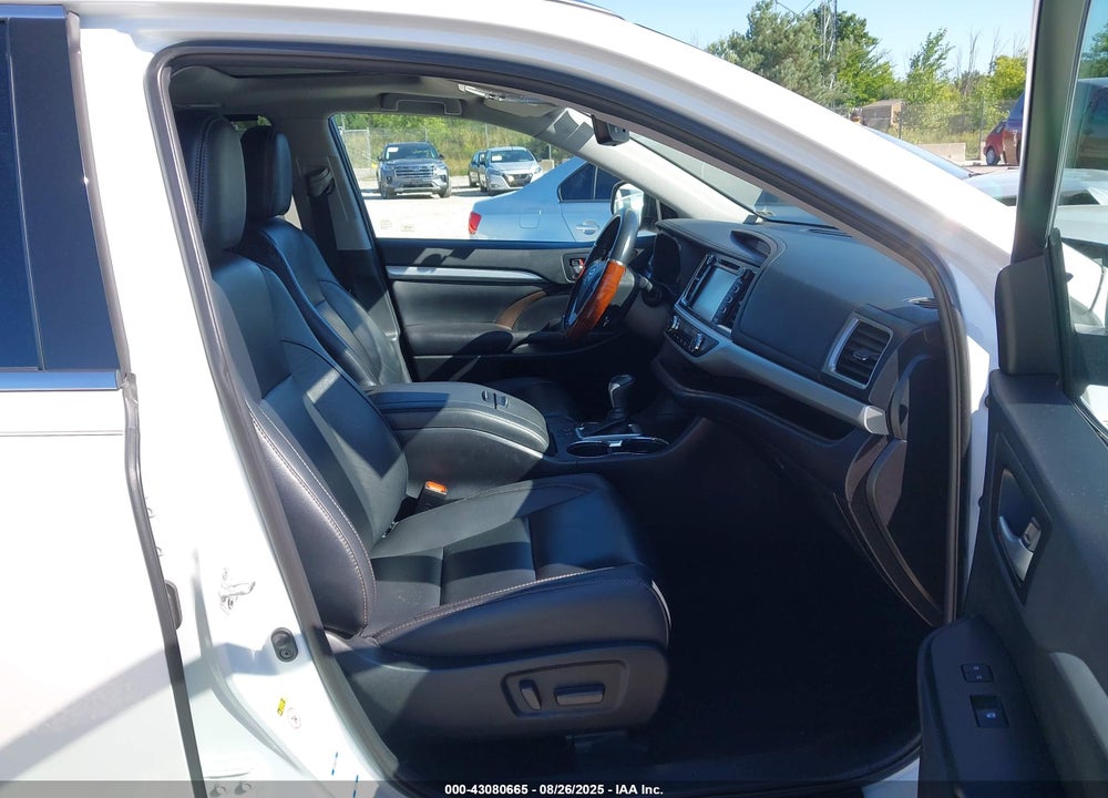2019 TOYOTA HIGHLANDER VIN: 5TDJZRFH7KS563381