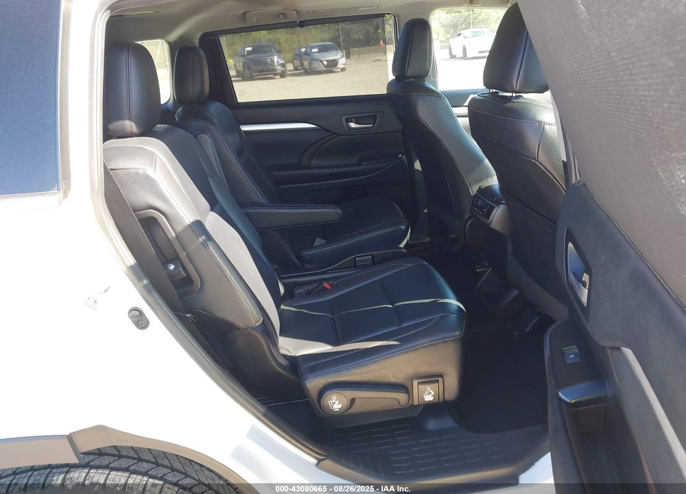 2019 TOYOTA HIGHLANDER VIN: 5TDJZRFH7KS563381