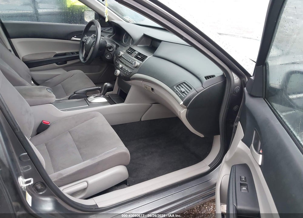 2011 HONDA ACCORD VIN: 1HGCP2F40BA125450