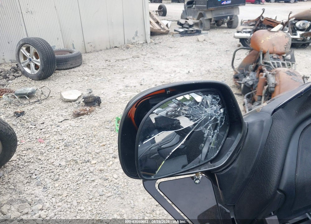 2016 HONDA GL1800 VIN: JH2SC68G4GK401058