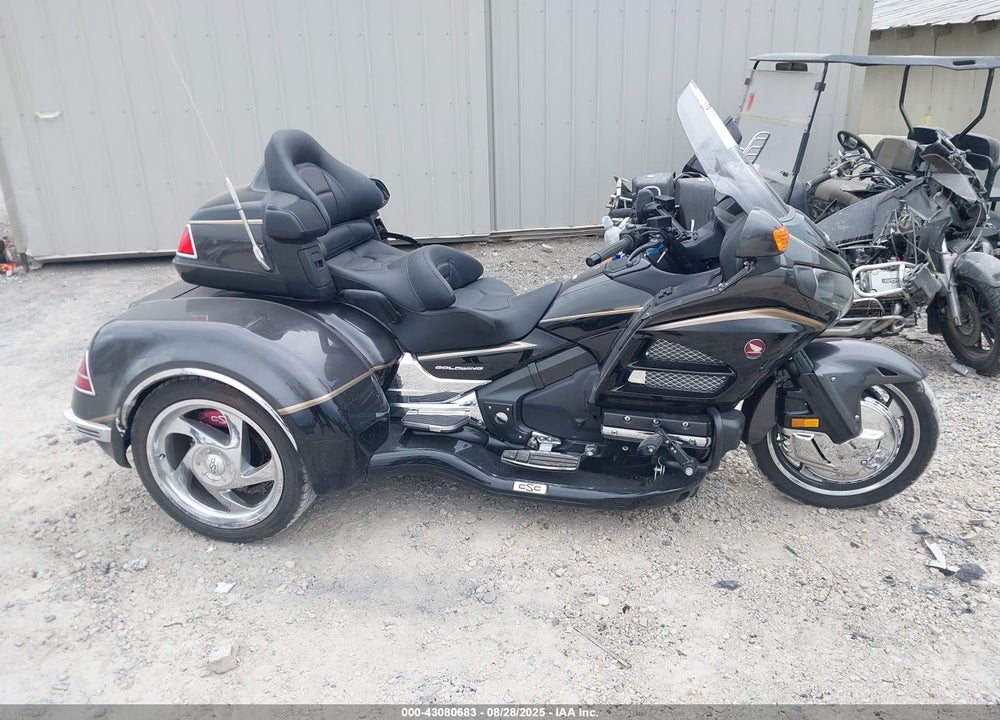 2016 HONDA GL1800 VIN: JH2SC68G4GK401058