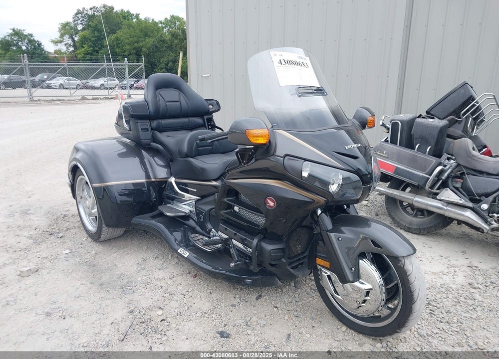 2016 HONDA GL1800 VIN: JH2SC68G4GK401058