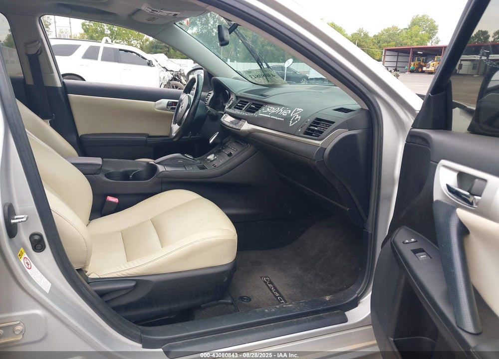 2011 LEXUS CT 200H VIN: JTHKD5BH3B2043170