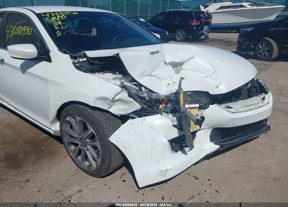 2015 HONDA ACCORD VIN: 1HGCR2F51FA021803