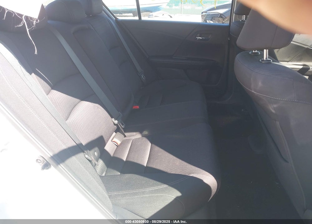 2015 HONDA ACCORD VIN: 1HGCR2F51FA021803