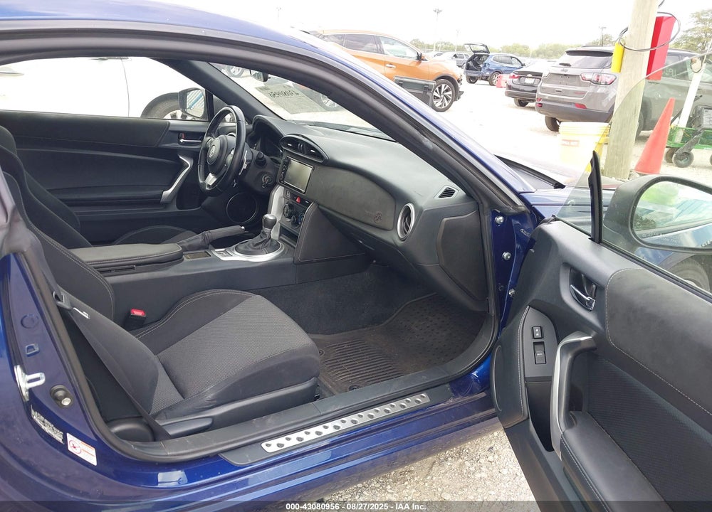 2017 TOYOTA GR 86 VIN: JF1ZNAA17H8702969