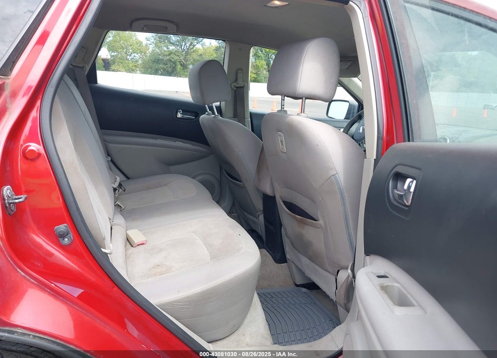 2015 NISSAN ROGUE VIN: JN8AS5MT7FW162010