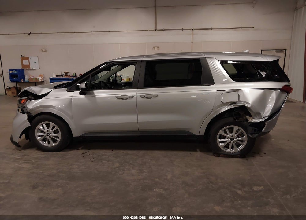 2022 KIA CARNIVAL MPV LX SEAT PACKAGE VIN: KNDNB4H39N6130692