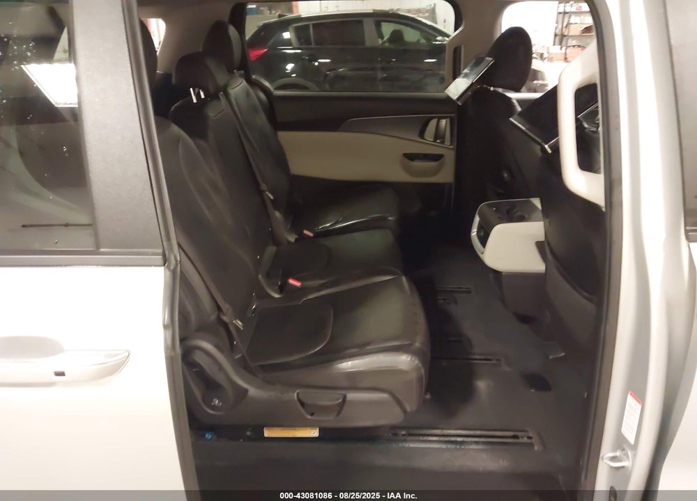 2022 KIA CARNIVAL MPV LX SEAT PACKAGE VIN: KNDNB4H39N6130692