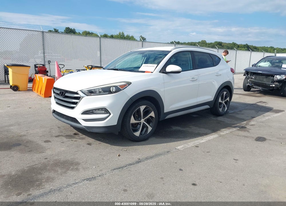 2017 HYUNDAI TUCSON SPORT VIN: KM8J3CA25HU398657