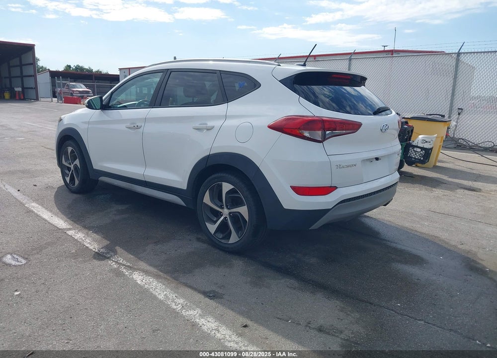2017 HYUNDAI TUCSON SPORT VIN: KM8J3CA25HU398657