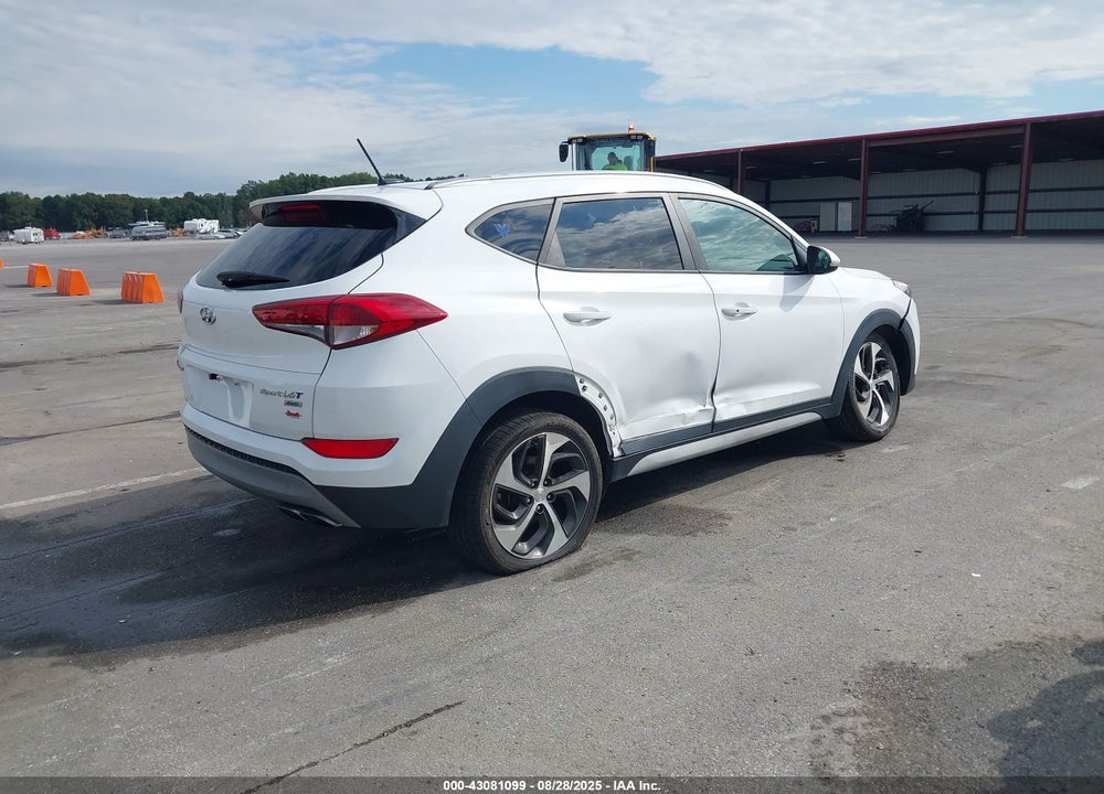 2017 HYUNDAI TUCSON SPORT VIN: KM8J3CA25HU398657