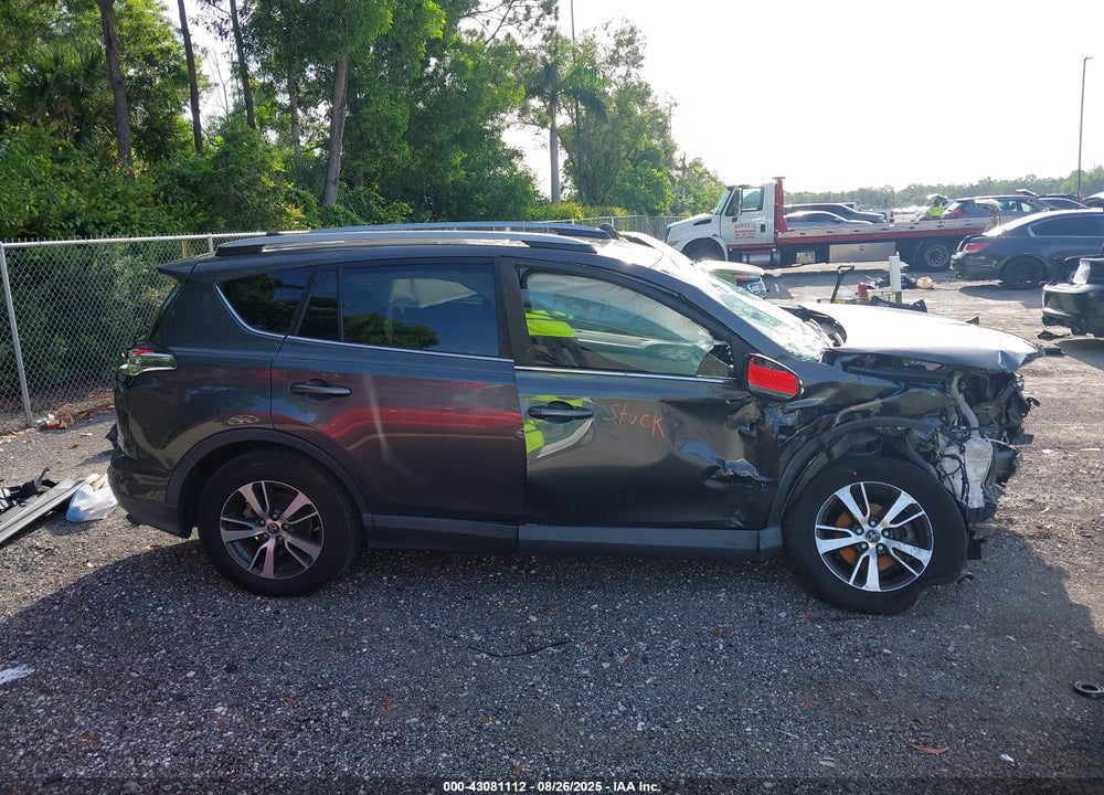 2018 TOYOTA RAV4 XLE VIN: 2T3WFREVXJW510175