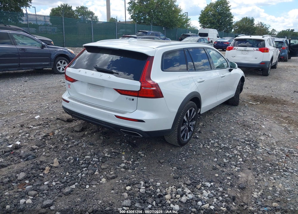 2021 VOLVO V60 CROSS COUNTRY VIN: YV4102WK8M1068102