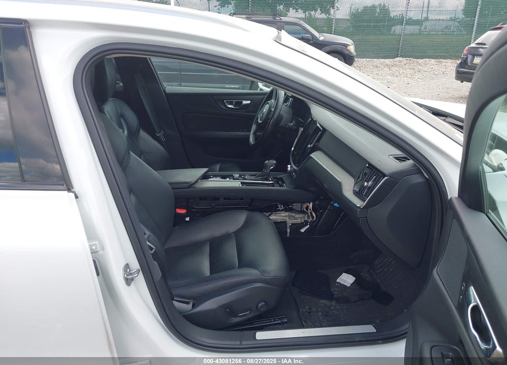 2021 VOLVO V60 CROSS COUNTRY VIN: YV4102WK8M1068102