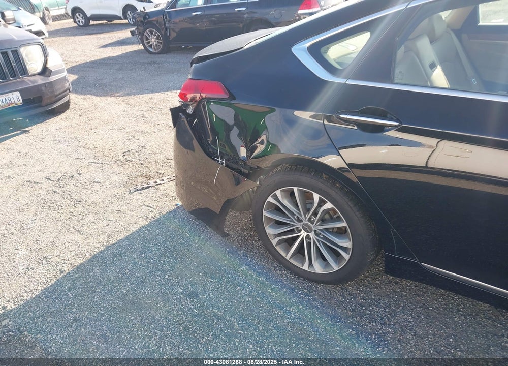 2015 HYUNDAI GENESIS VIN: KMHGN4JE4FU084175
