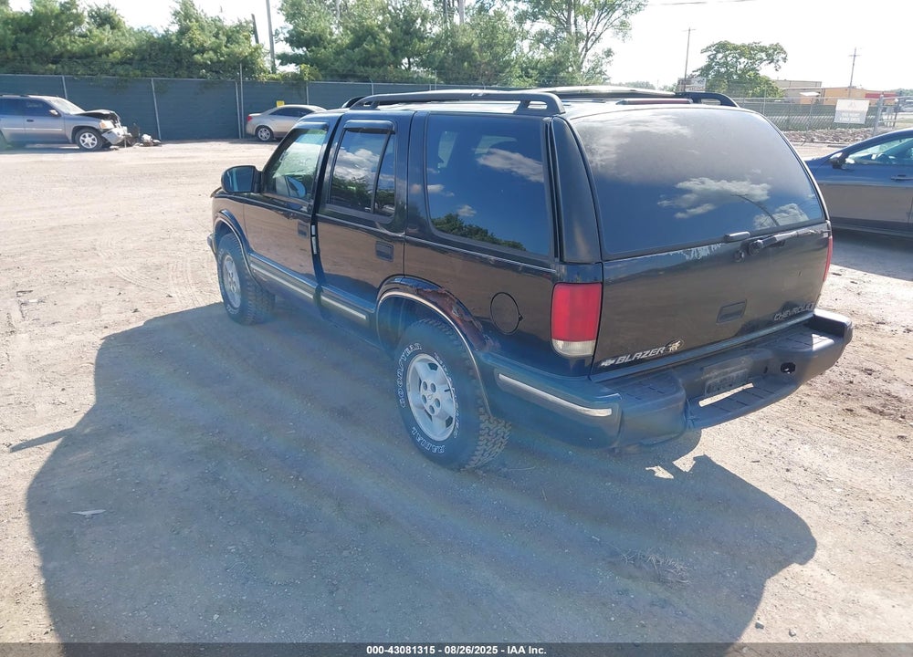 1999 CHEVROLET BLAZER LS VIN: 1GNDT13W2X2226867