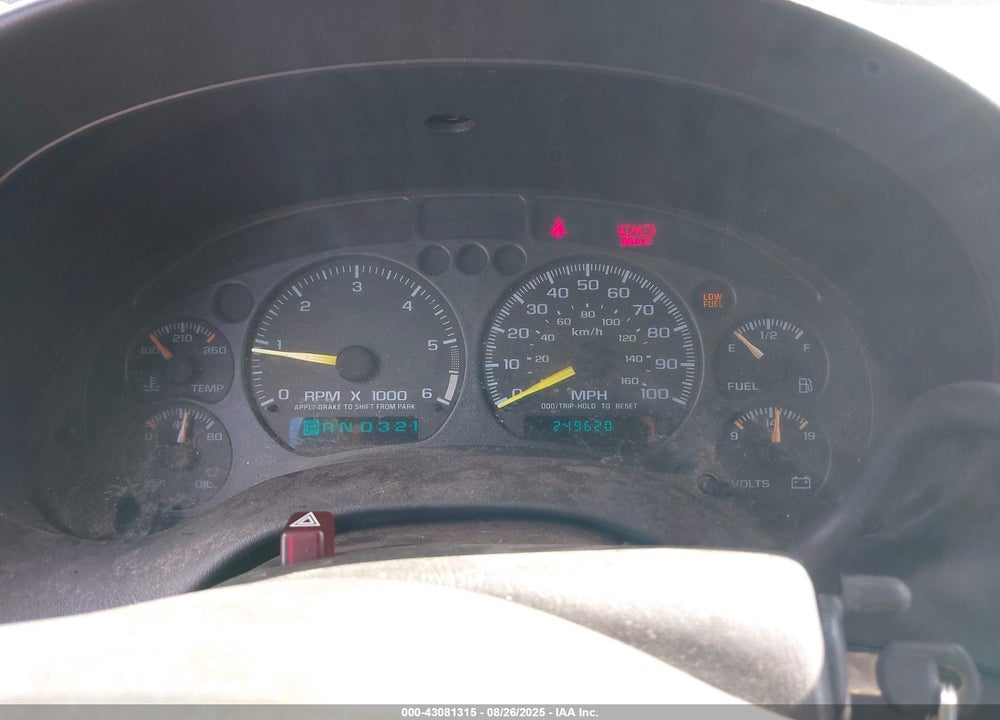 1999 CHEVROLET BLAZER LS VIN: 1GNDT13W2X2226867
