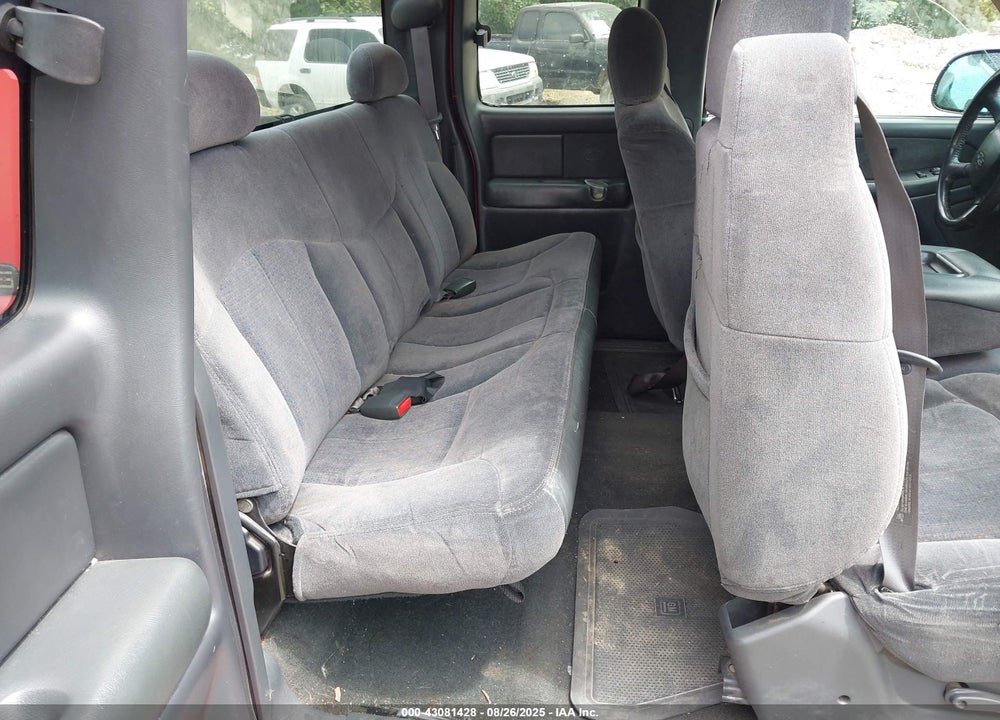 2001 CHEVROLET SILVERADO 1500 LS VIN: 1GCEC19V51Z309770
