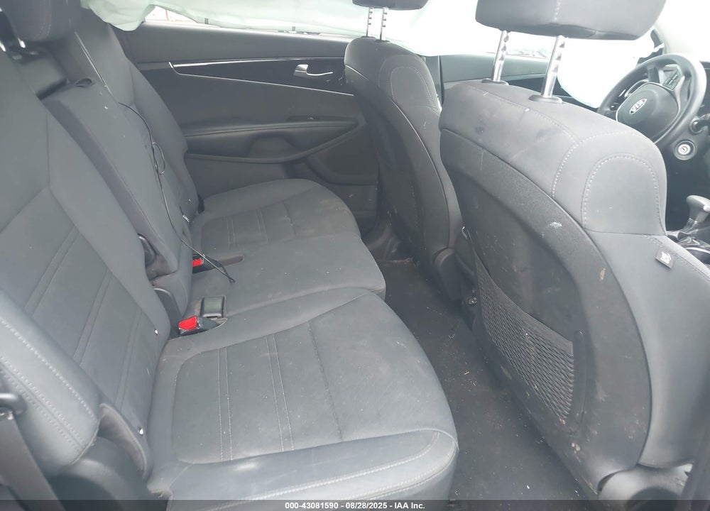 2019 KIA SORENTO VIN: 5XYPGDA56KG449501