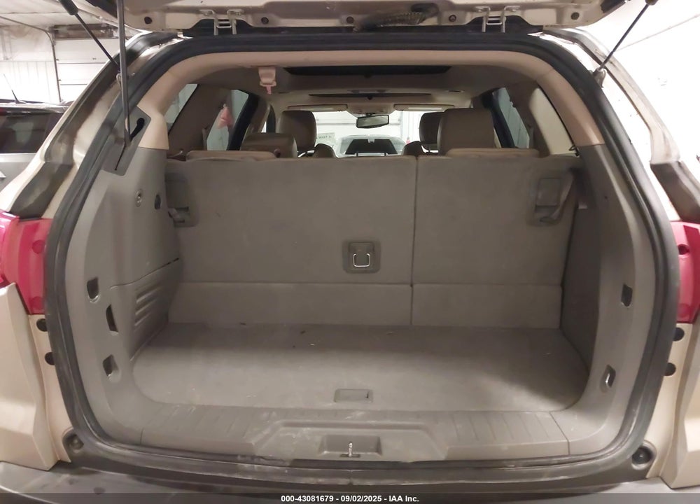 2011 CHEVROLET TRAVERSE VIN: 1GNKVJED8BJ294019