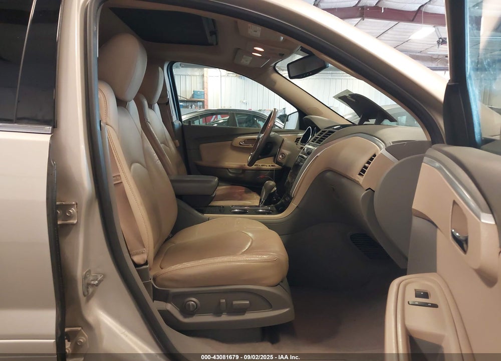 2011 CHEVROLET TRAVERSE VIN: 1GNKVJED8BJ294019
