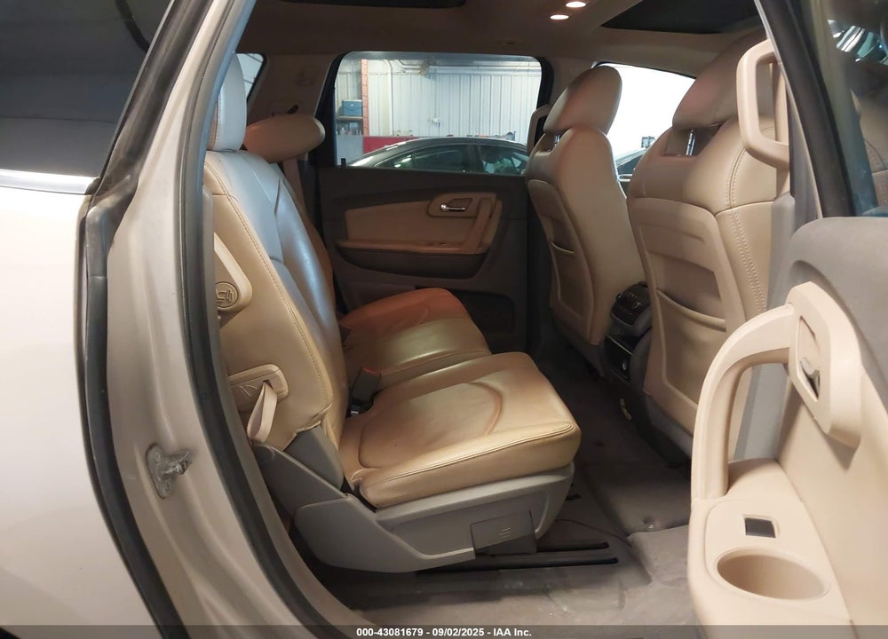 2011 CHEVROLET TRAVERSE VIN: 1GNKVJED8BJ294019