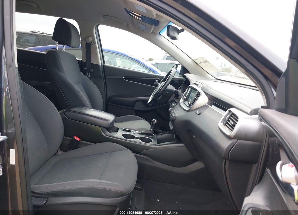 2017 KIA SORENTO 2.4L LX VIN: 5XYPG4A35HG279073