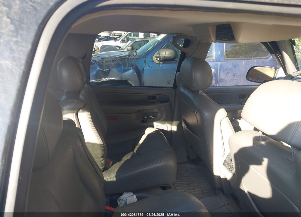2005 GMC YUKON XL 1500 DENALI VIN: 1GKFK66U45J216585