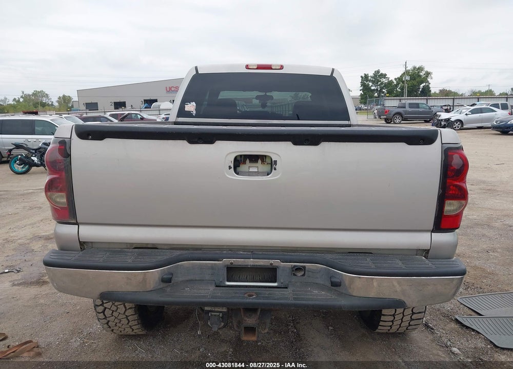 2004 CHEVROLET SILVERADO 2500 LT VIN: 1GCGK23U84F189194