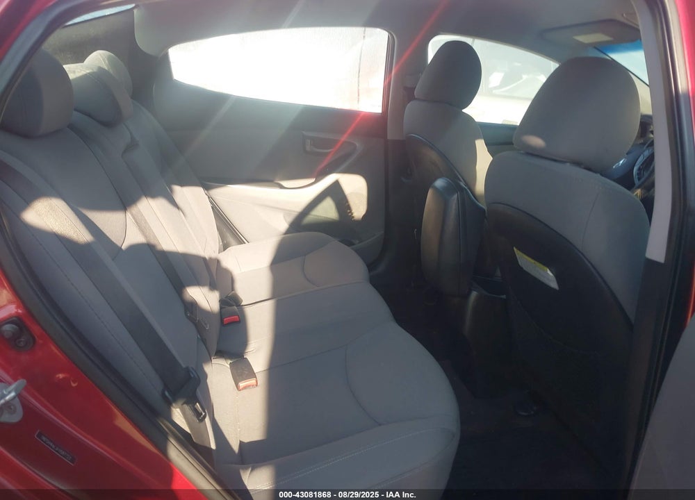 2015 HYUNDAI ELANTRA VIN: 5NPDH4AE3FH587723