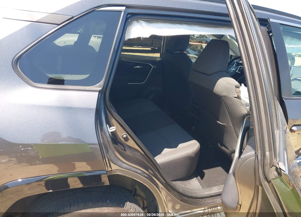 2024 TOYOTA RAV4 XLE VIN: 2T3W1RFV8RC267606