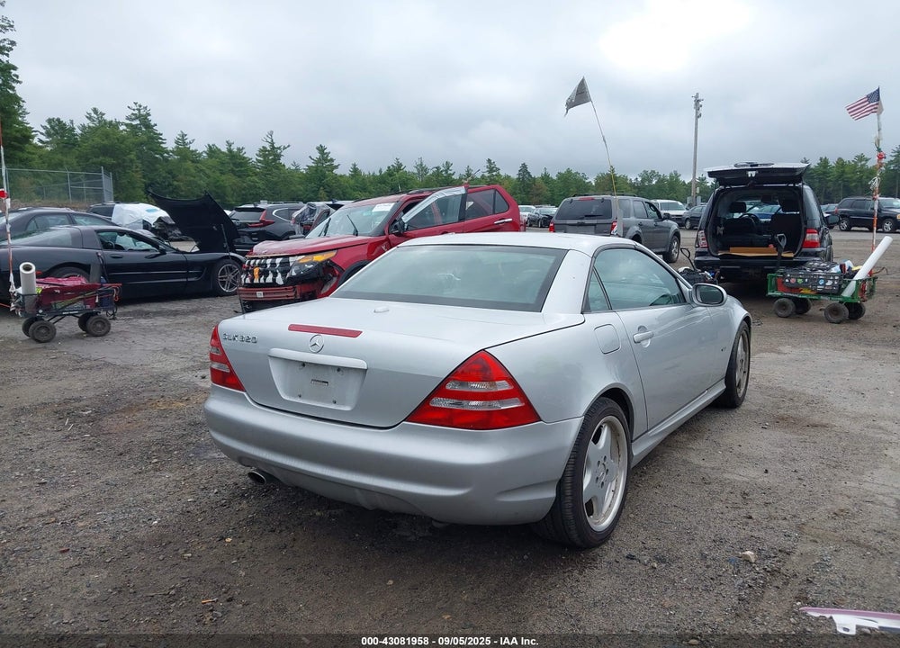 2001 MERCEDES-BENZ SLK 320 VIN: WDBKK65FX1F181446