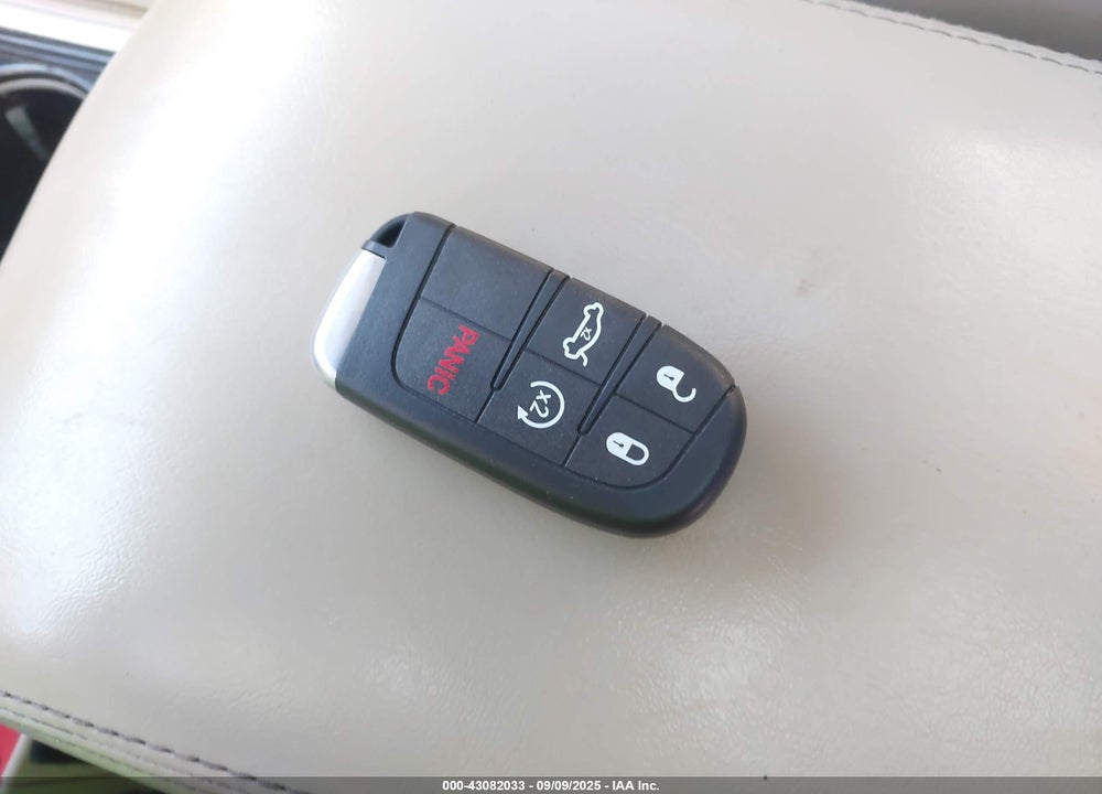 2014 CHRYSLER 300C AWD VIN: 2C3CCAKG5EH273284