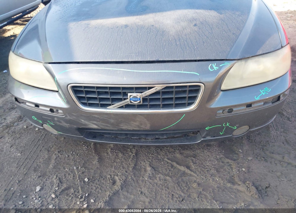 2005 VOLVO S60 2.5T VIN: YV1RS592352474548