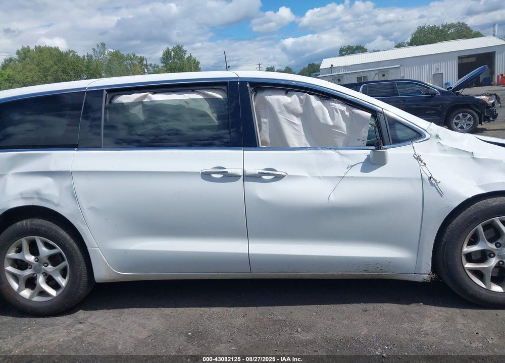 2018 CHRYSLER PACIFICA TOURING PLUS VIN: 2C4RC1FG8JR172180