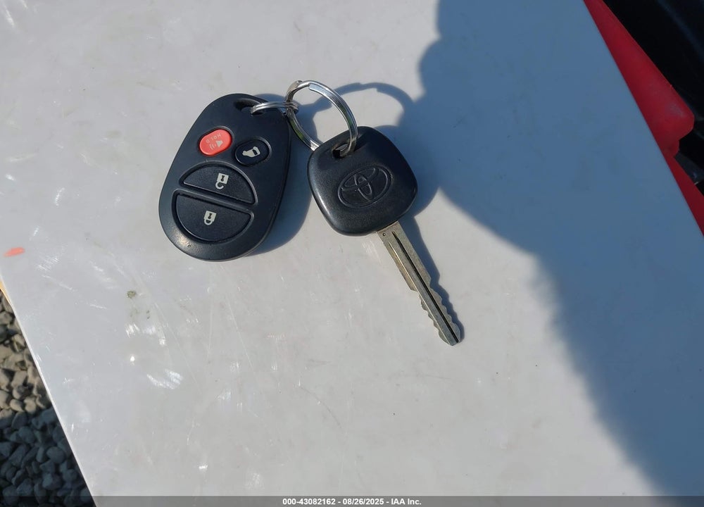 2004 TOYOTA SIENNA LE VIN: 5TDZA23C84S017816