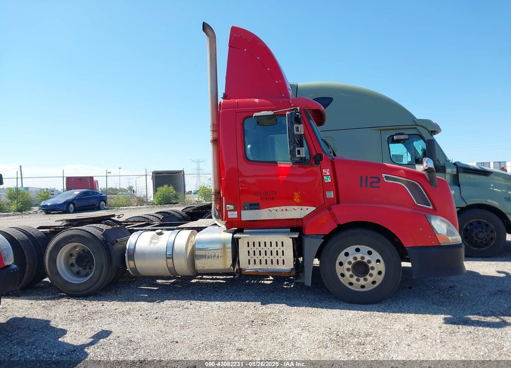 2011 VOLVO VN VNL VIN: 4V4NC9EG2BN530164