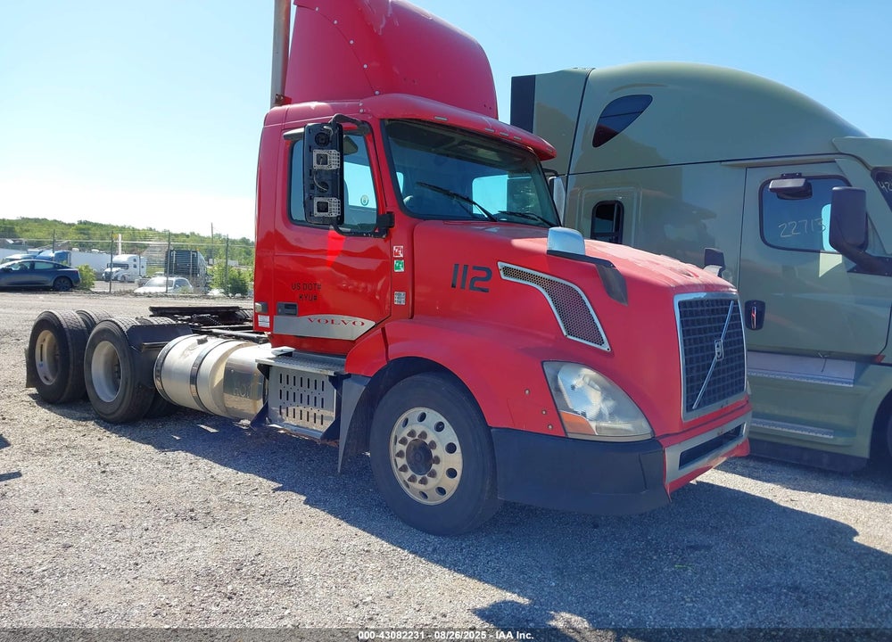2011 VOLVO VN VNL VIN: 4V4NC9EG2BN530164