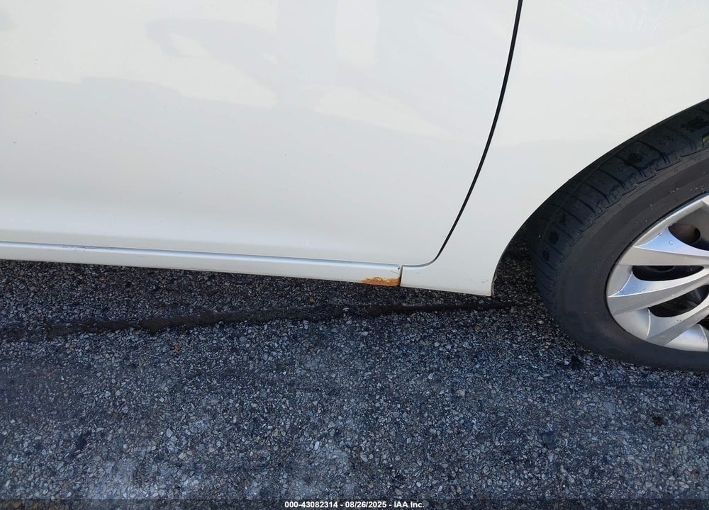 2012 HYUNDAI ELANTRA VIN: 5NPDH4AE2CH071963