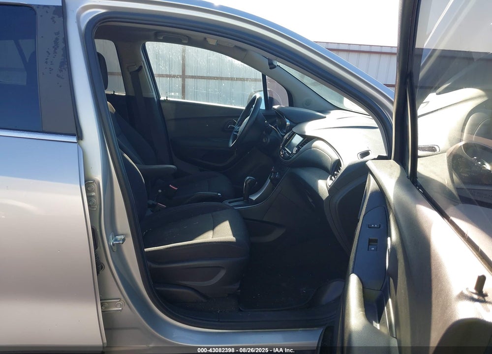 2017 CHEVROLET TRAX VIN: 3GNCJLSB2HL132693