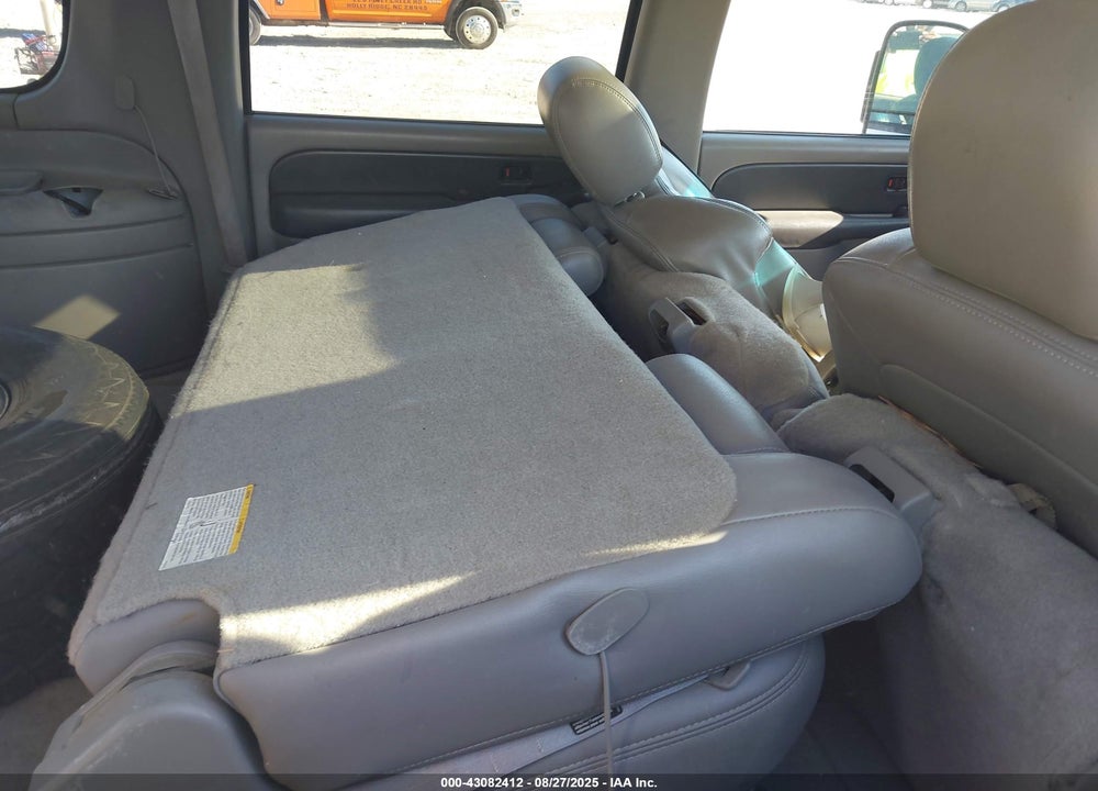 2003 CHEVROLET SUBURBAN 1500 LT VIN: 1GNFK16Z13J265726