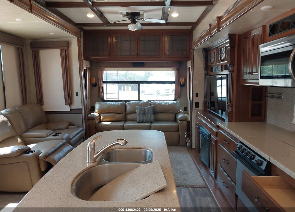 2016 HEARTLAND BIG COUNTRY TRAVEL TRAILER VIN: 5SFBG4221GE305933