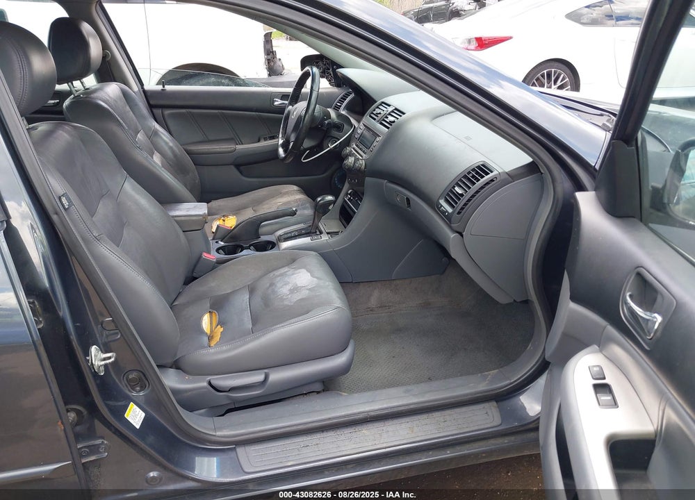 2007 HONDA ACCORD VIN: 1HGCM56857A025834