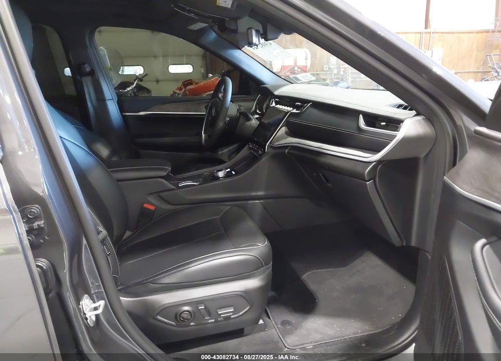 2025 JEEP GRAND CHEROKEE VIN: 1C4RJHBG7S8719571