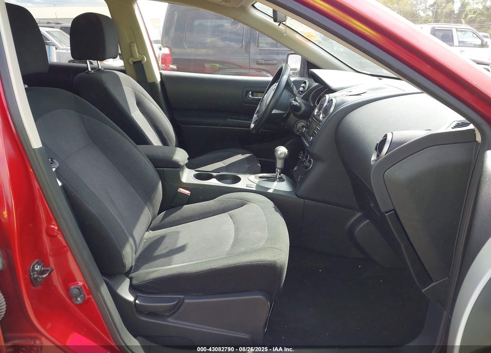 2013 NISSAN ROGUE S VIN: JN8AS5MV5DW108218