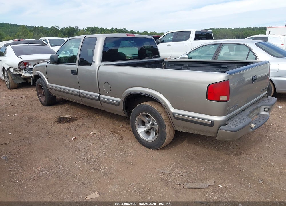2000 CHEVROLET S-10 LS VIN: 1GCCS19W3YK297057