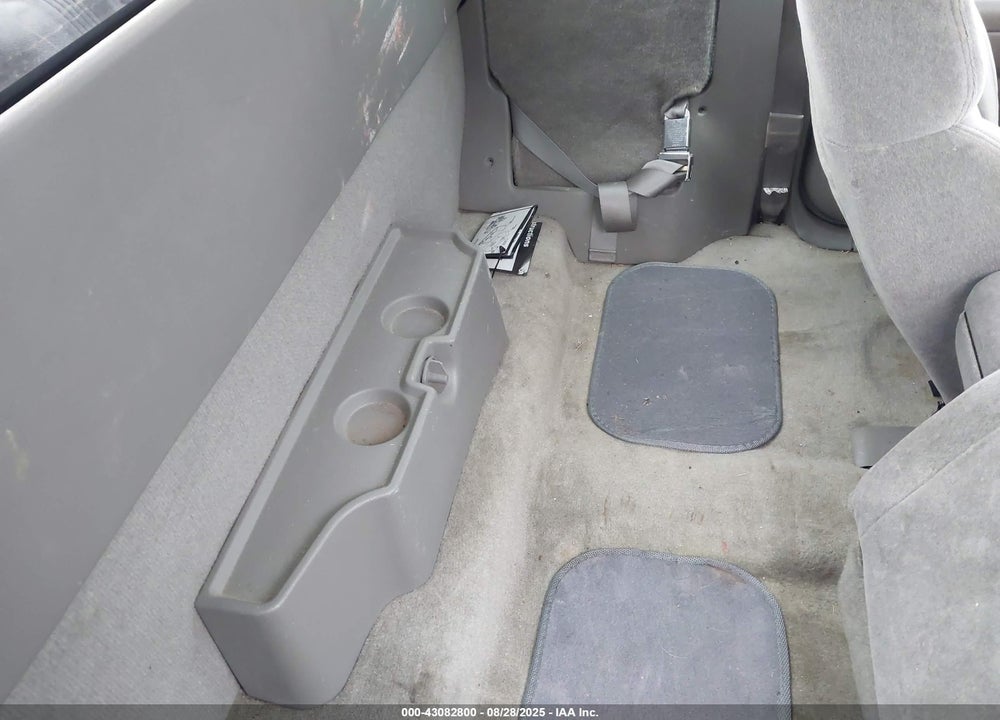 2000 CHEVROLET S-10 LS VIN: 1GCCS19W3YK297057