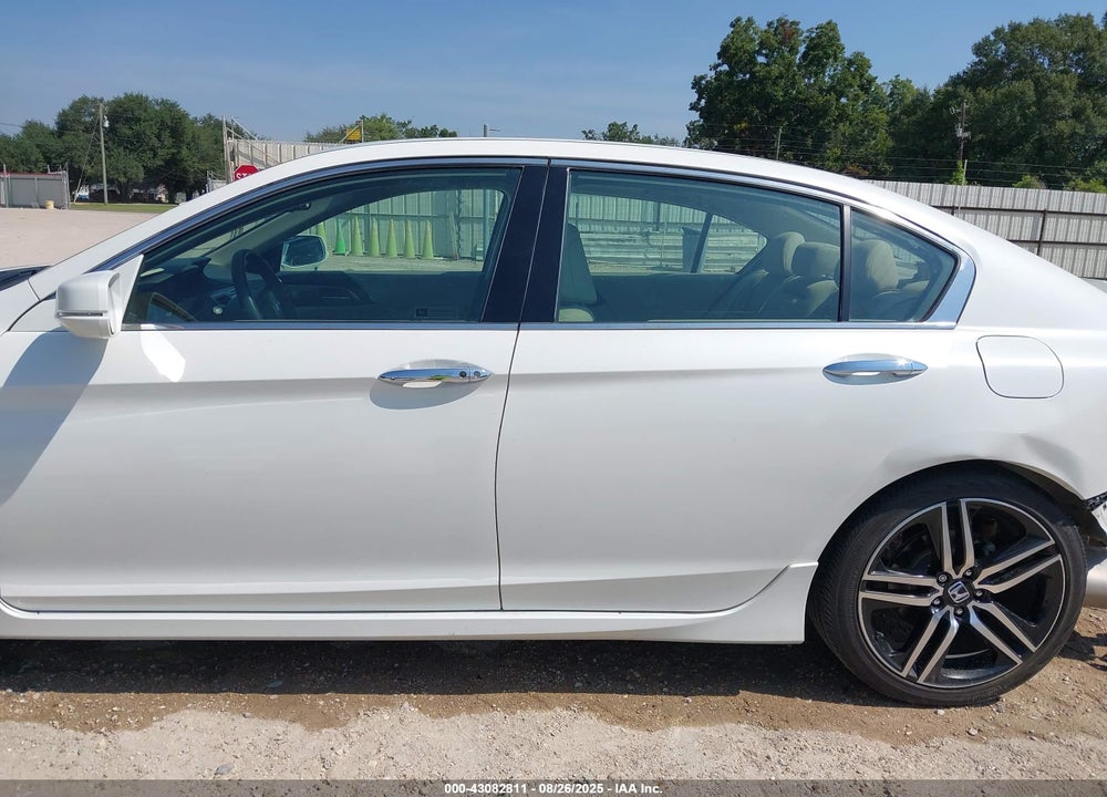 2017 HONDA ACCORD VIN: 1HGCR3F93HA035701