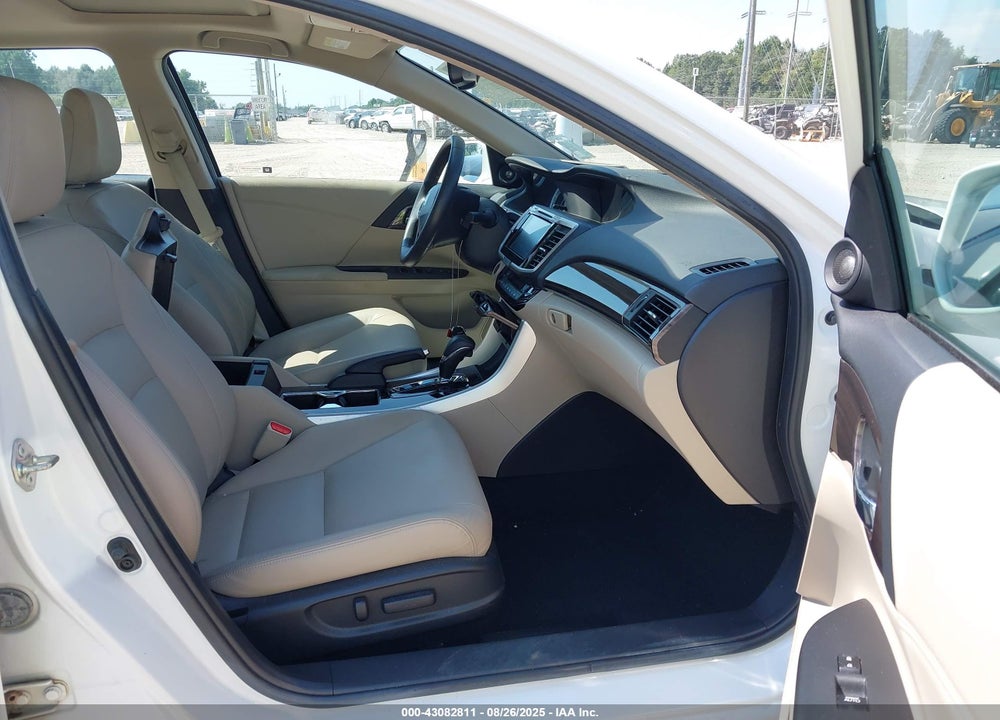 2017 HONDA ACCORD VIN: 1HGCR3F93HA035701
